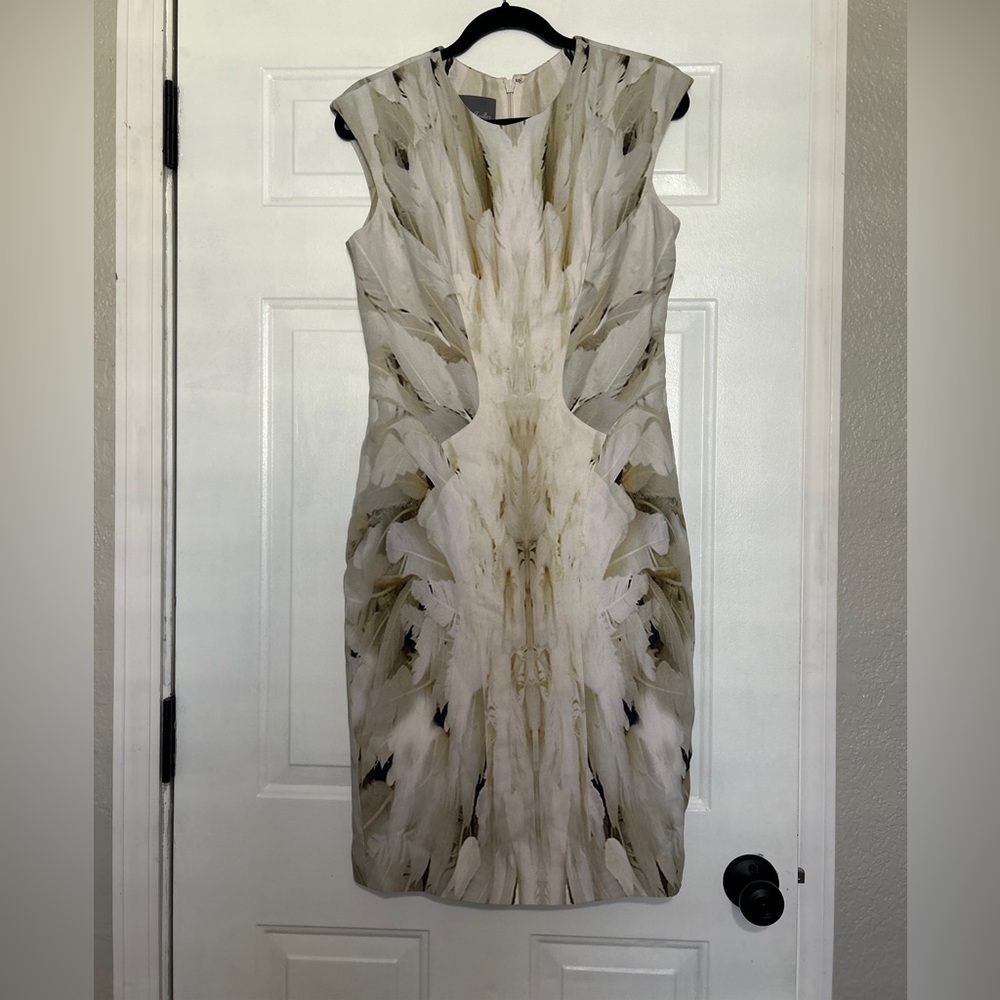 Monique Lhuillier Dress